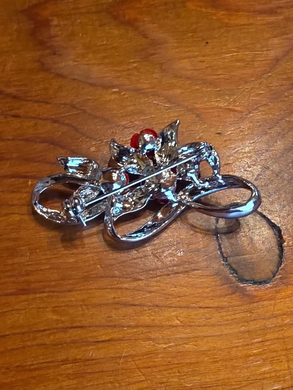 Vintage Rhinestone 4 Red Roses Ribbon Pin Brooch - Picture 2 of 2